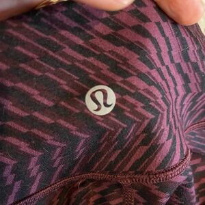 Lulu lemon size 2 active leggings - black/purple